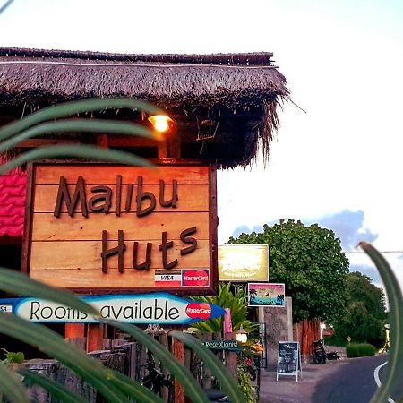 Malibu Huts Hotel Semaya ภายนอก รูปภาพ