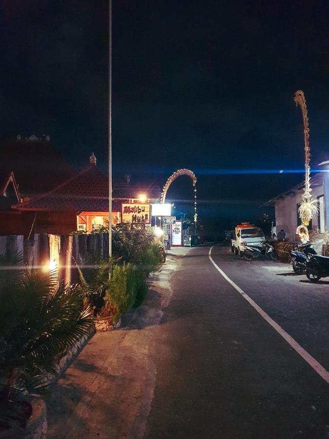 Malibu Huts Hotel Semaya ภายนอก รูปภาพ