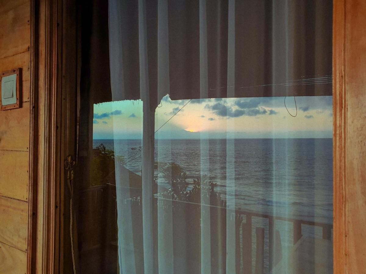 Malibu Huts Hotel Semaya ภายนอก รูปภาพ