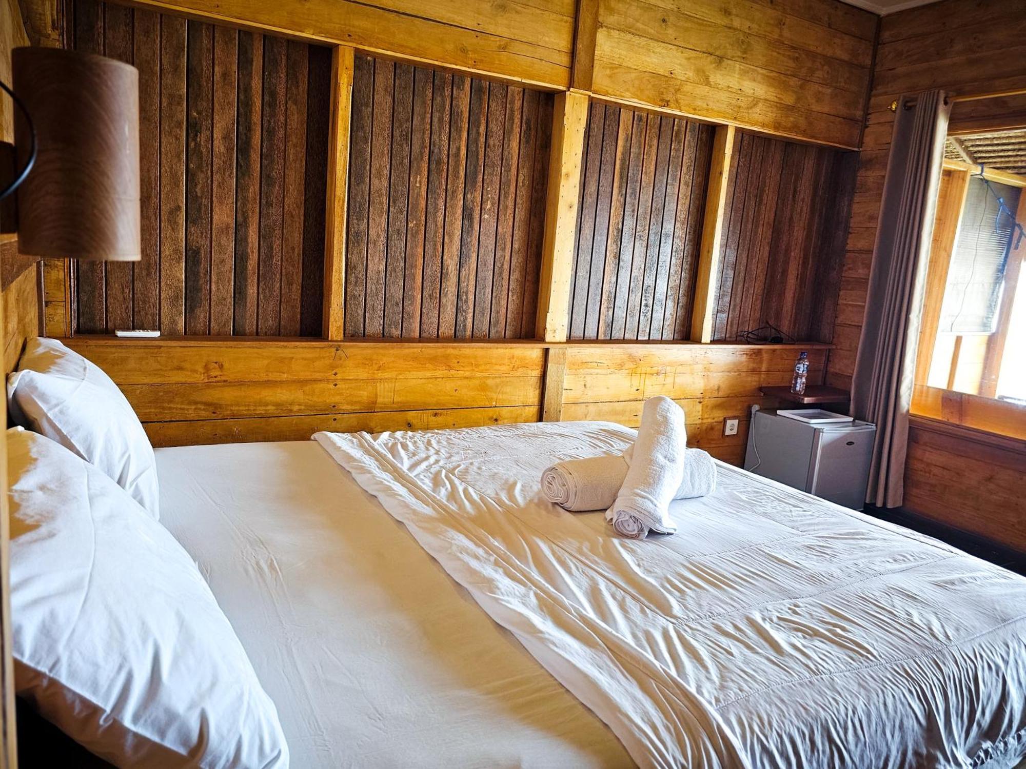 Malibu Huts Hotel Semaya ภายนอก รูปภาพ